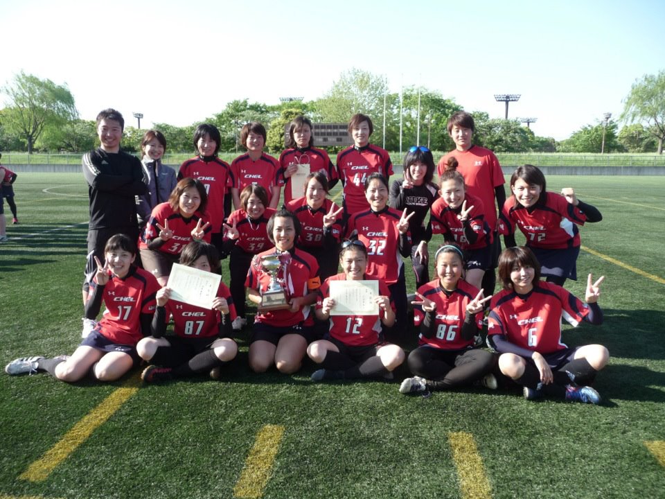森川稔之が指導した女子チームの優勝杯